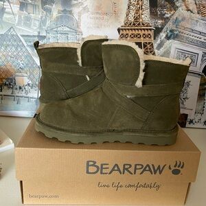 BearPaw Emersyn Dark Olive Ankle Boot womens 8